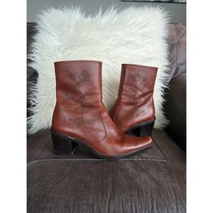 Gianni Bini Flower Embroidered‎ Brown Leather Western Ankle Boots Women's 8.5